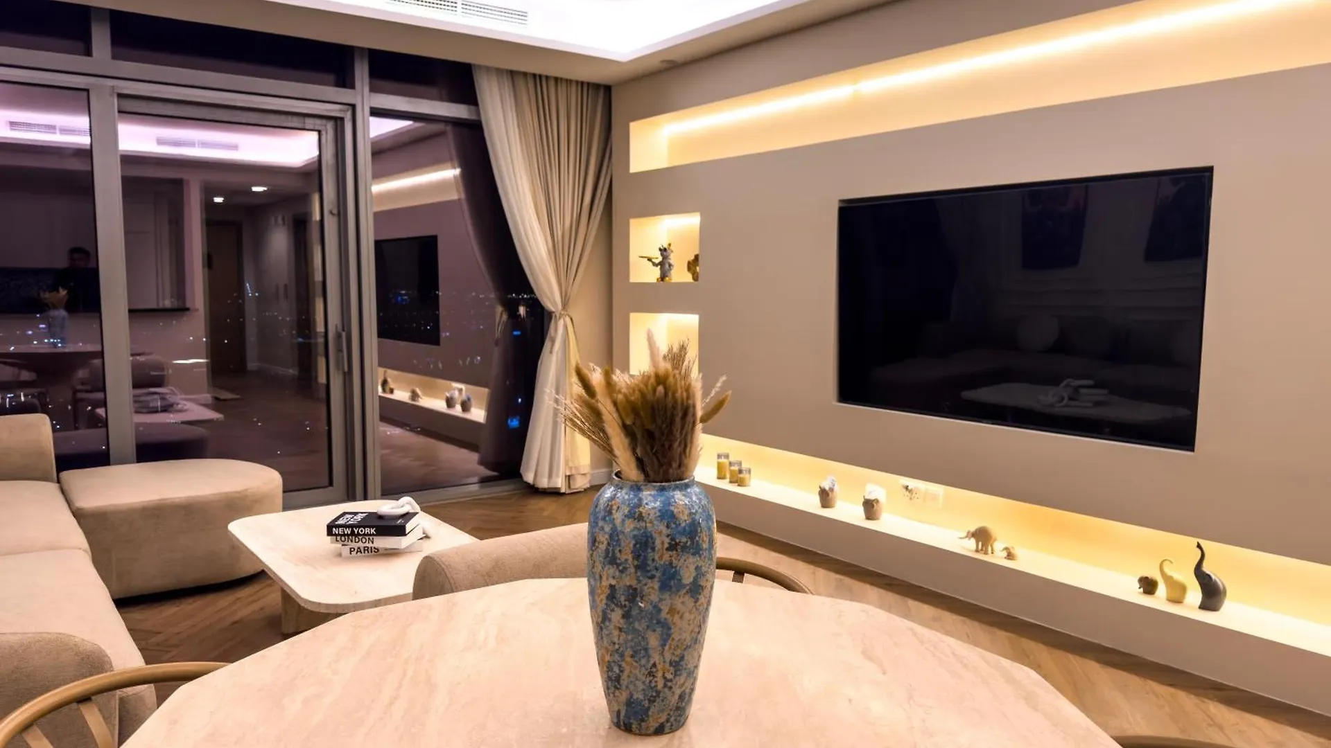 Hausreserv At Paramount Midtown Hotel - Infinity Pool With Burj Khalifa View - Luxury Apartments Dubai United Arab Emirates