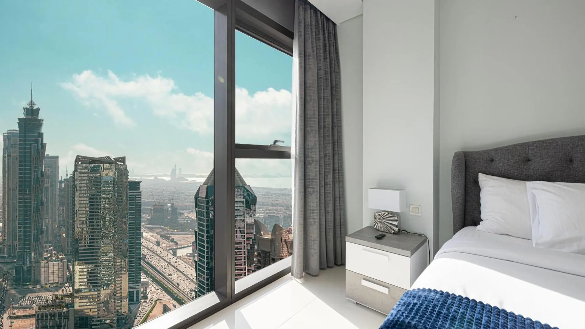 Hausreserv At Paramount Midtown Hotel - Infinity Pool With Burj Khalifa View - Luxury Apartments Dubai United Arab Emirates
